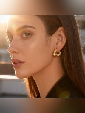14k Gold Plated Braided Hoop Earrings Chunky Woven Huggie Hoops 20mm